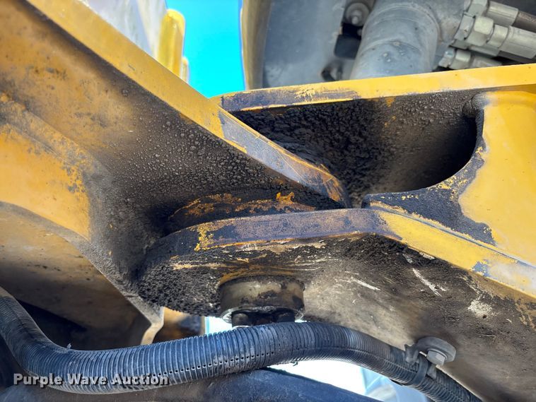 image for item DU0422 2021 John Deere 344L wheel loader