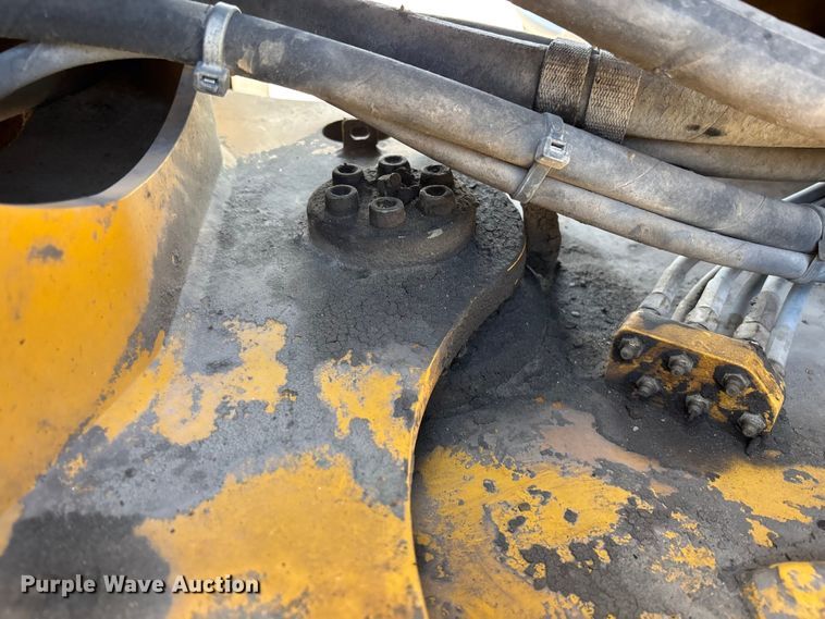 image for item DU0422 2021 John Deere 344L wheel loader