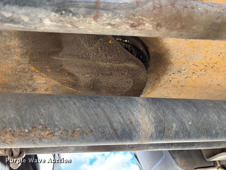 image for item DU0422 2021 John Deere 344L wheel loader