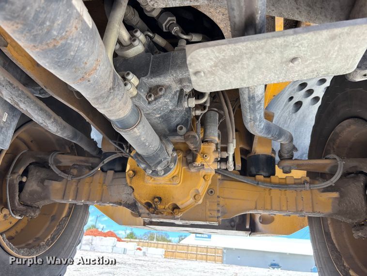 image for item DU0422 2021 John Deere 344L wheel loader