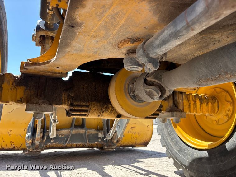 image for item DU0422 2021 John Deere 344L wheel loader