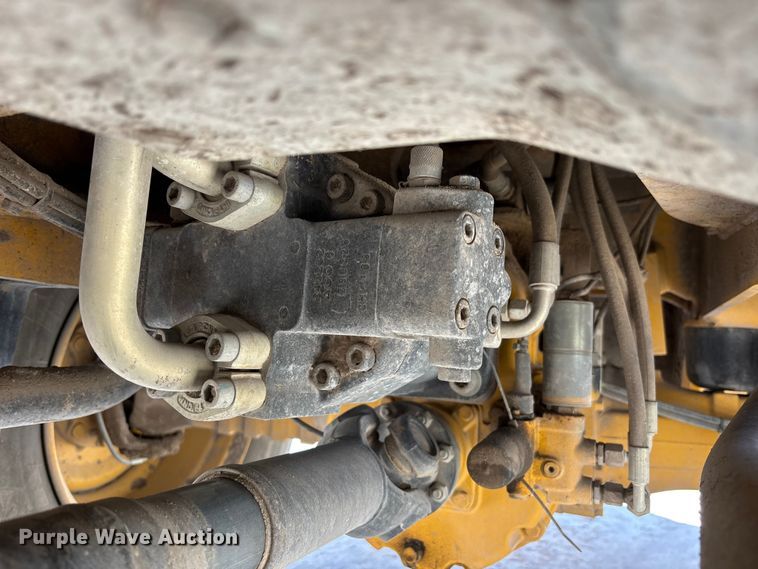 image for item DU0422 2021 John Deere 344L wheel loader