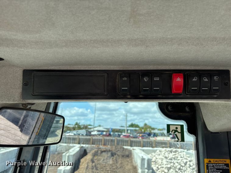 image for item DU0422 2021 John Deere 344L wheel loader