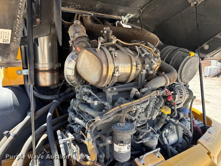 image for item DU0422 2021 John Deere 344L wheel loader