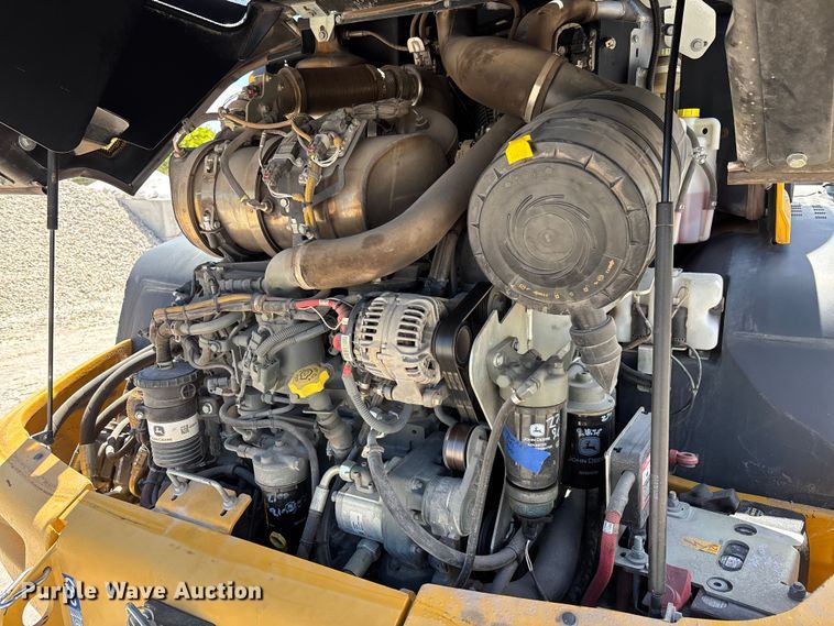 image for item DU0422 2021 John Deere 344L wheel loader