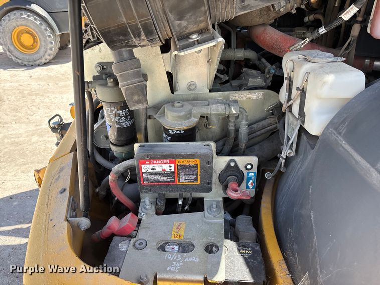 image for item DU0422 2021 John Deere 344L wheel loader