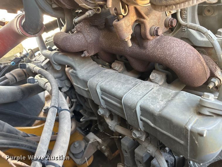 image for item DU0422 2021 John Deere 344L wheel loader