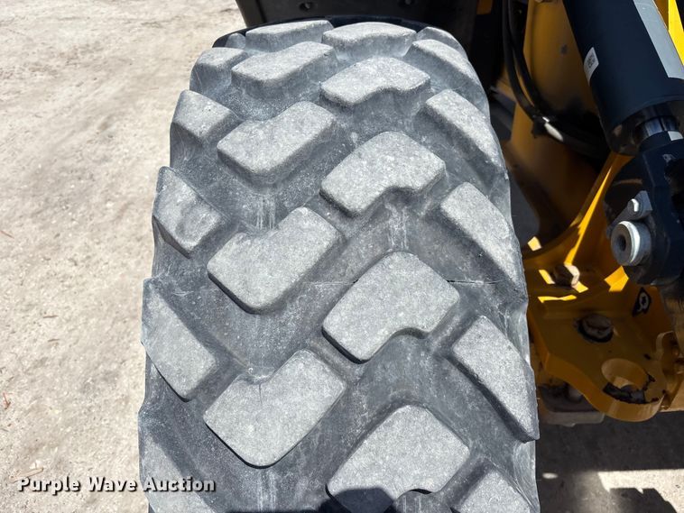 image for item DU0422 2021 John Deere 344L wheel loader