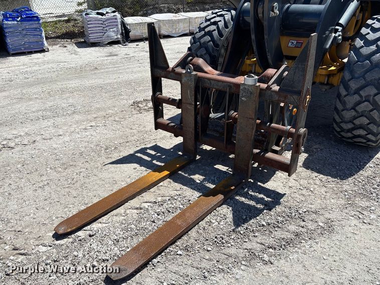 image for item DU0422 2021 John Deere 344L wheel loader