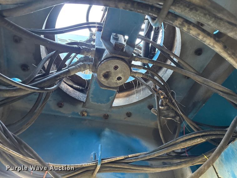 image for item DU0445 2008 Genie S-80 boom lift