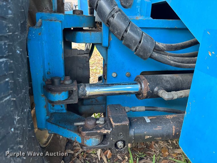 image for item DU0445 2008 Genie S-80 boom lift