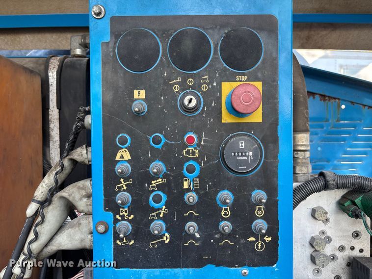 image for item DU0445 2008 Genie S-80 boom lift