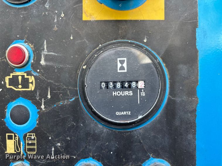 image for item DU0445 2008 Genie S-80 boom lift