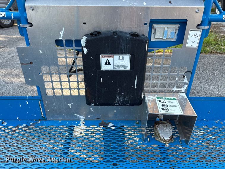 image for item DU0445 2008 Genie S-80 boom lift