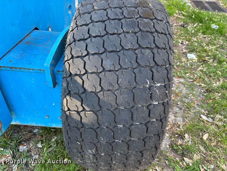 image for item DU0445 2008 Genie S-80 boom lift