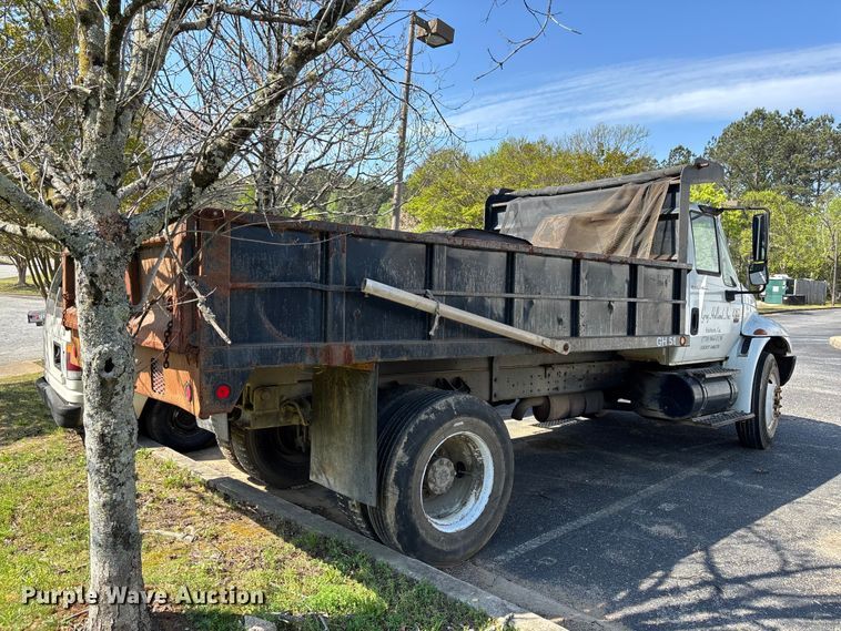 image for item DU0452 2003 International 4300 dump truck