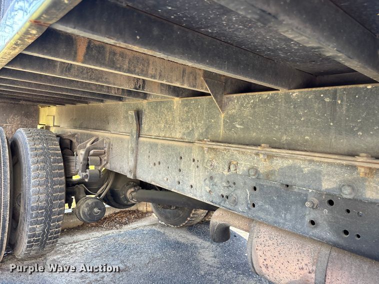 image for item DU0452 2003 International 4300 dump truck