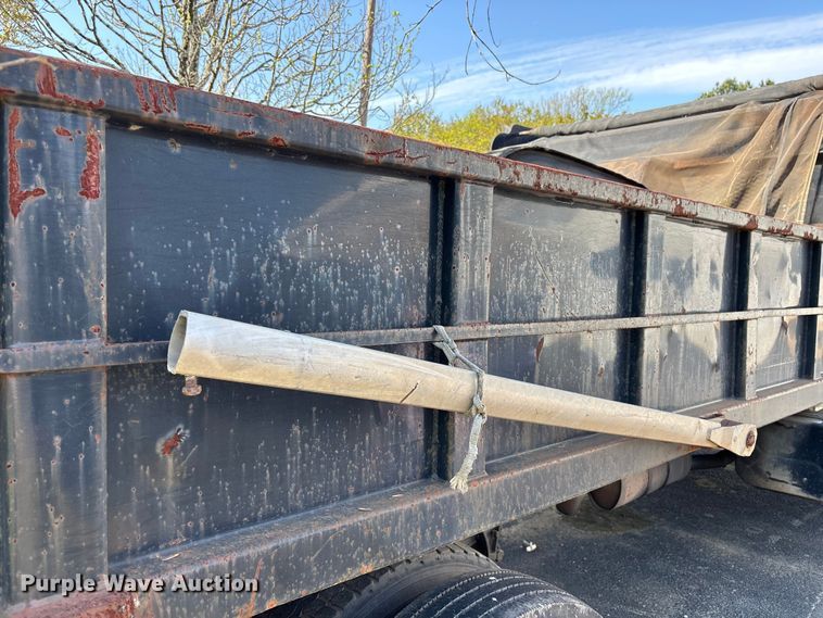 image for item DU0452 2003 International 4300 dump truck