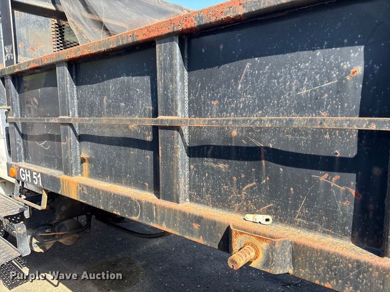 image for item DU0452 2003 International 4300 dump truck