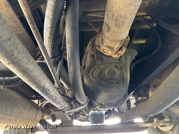 image for item DU0452 2003 International 4300 dump truck