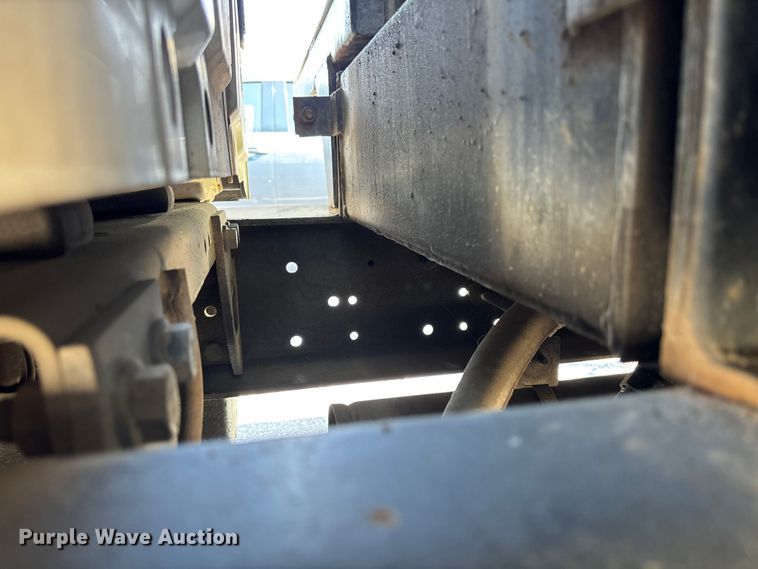 image for item DU0452 2003 International 4300 dump truck