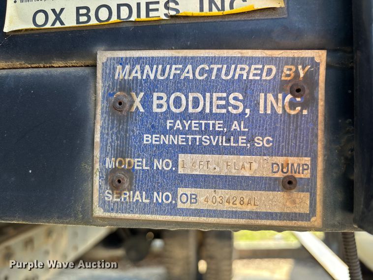 image for item DU0452 2003 International 4300 dump truck