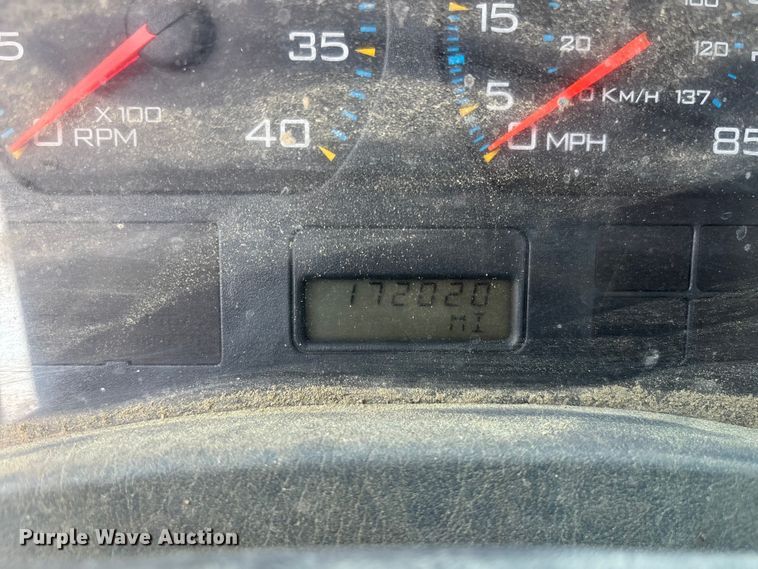 image for item DU0452 2003 International 4300 dump truck