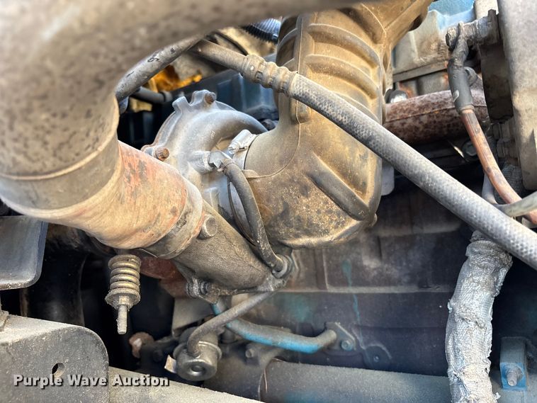 image for item DU0452 2003 International 4300 dump truck