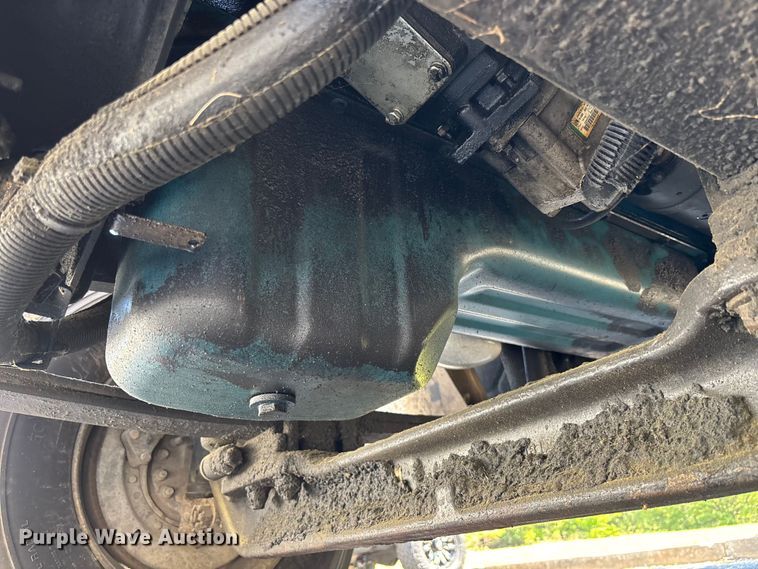 image for item DU0452 2003 International 4300 dump truck