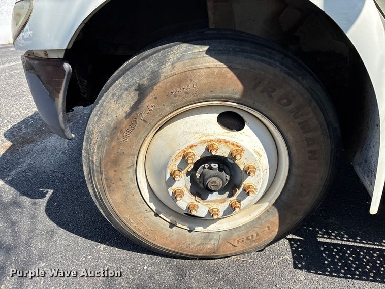 image for item DU0452 2003 International 4300 dump truck