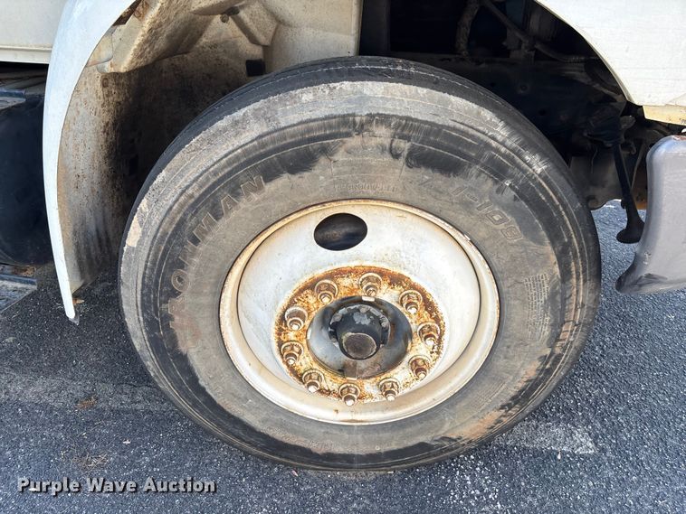 image for item DU0452 2003 International 4300 dump truck