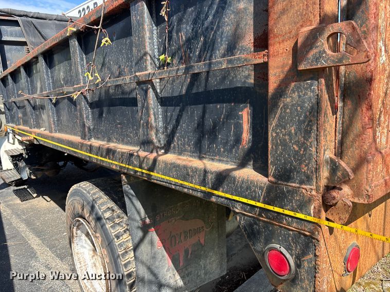 image for item DU0452 2003 International 4300 dump truck