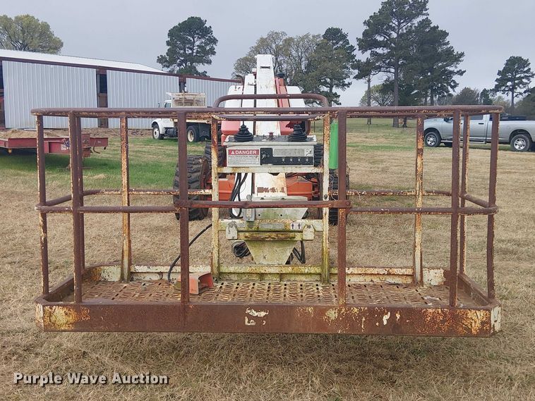 image for item DU3047 2007 Snorkel TB60 boom lift