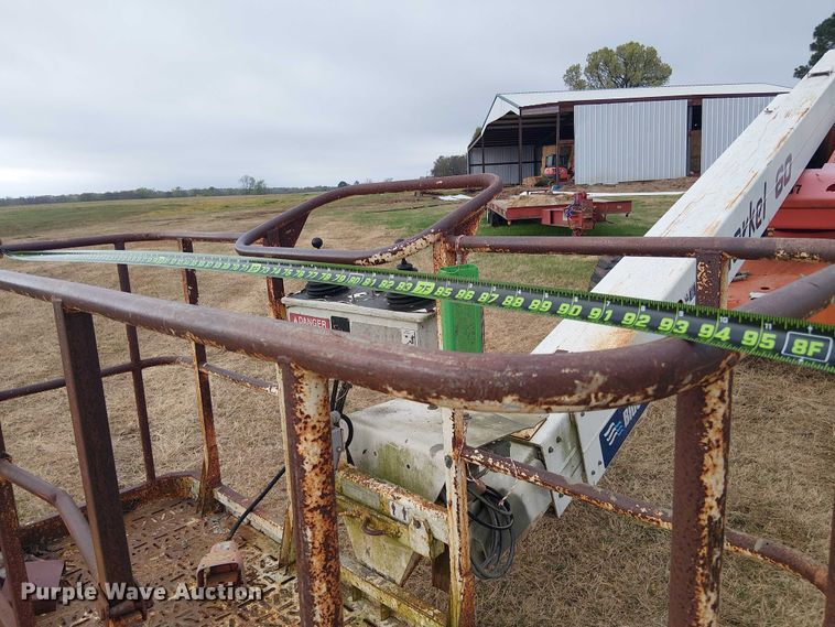 image for item DU3047 2007 Snorkel TB60 boom lift