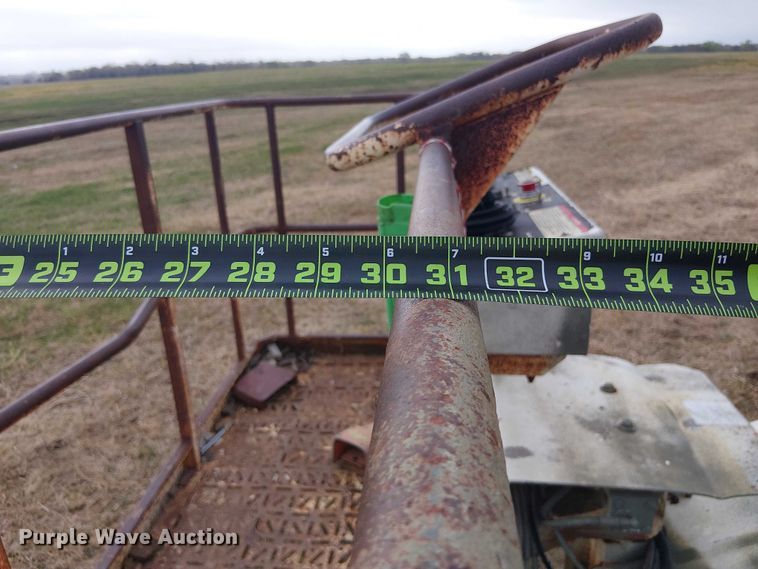 image for item DU3047 2007 Snorkel TB60 boom lift