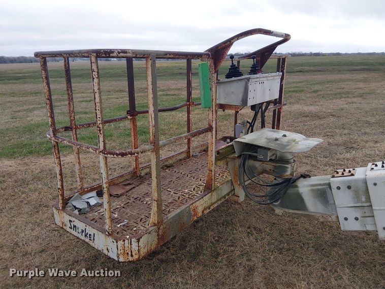 image for item DU3047 2007 Snorkel TB60 boom lift