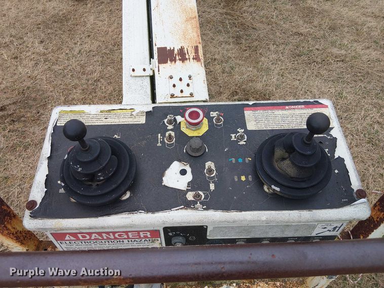 image for item DU3047 2007 Snorkel TB60 boom lift