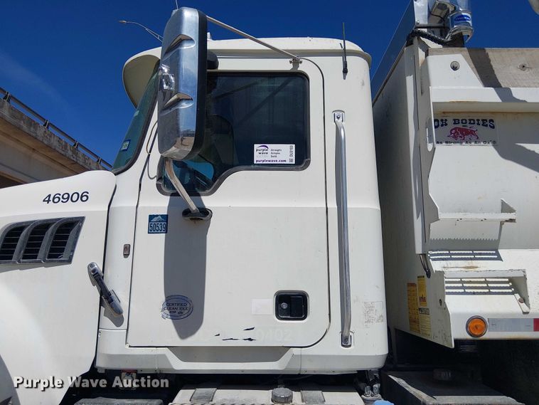 image for item DU3102 2017 Mack Granite GU713 dump truck