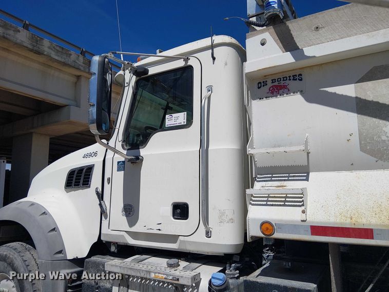 image for item DU3102 2017 Mack Granite GU713 dump truck