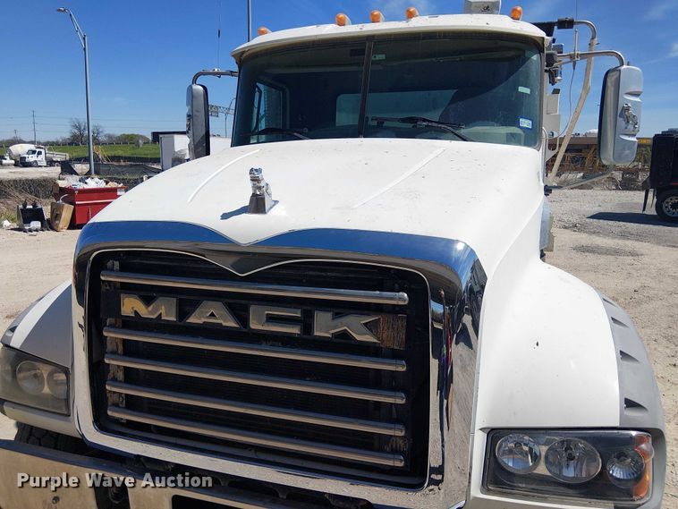 image for item DU3102 2017 Mack Granite GU713 dump truck