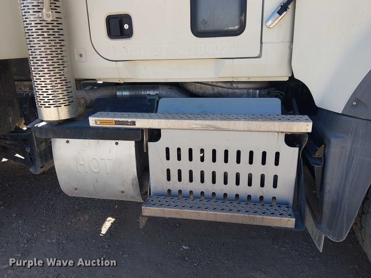 image for item DU3102 2017 Mack Granite GU713 dump truck