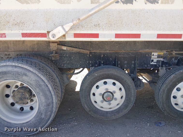 image for item DU3102 2017 Mack Granite GU713 dump truck