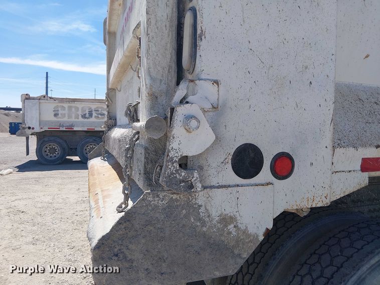 image for item DU3102 2017 Mack Granite GU713 dump truck