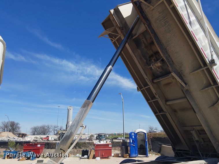 image for item DU3102 2017 Mack Granite GU713 dump truck