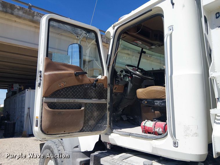 image for item DU3102 2017 Mack Granite GU713 dump truck