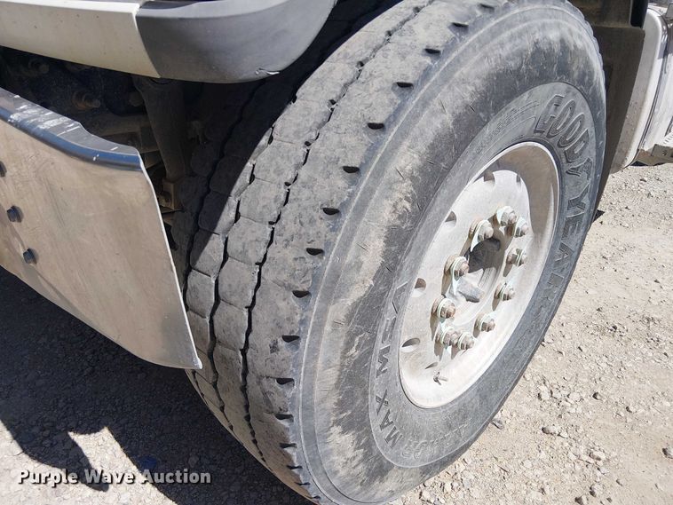 image for item DU3102 2017 Mack Granite GU713 dump truck