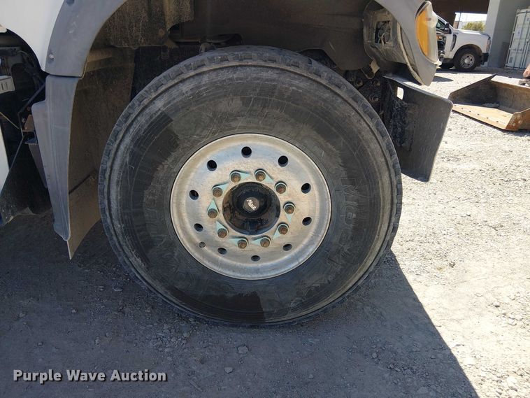 image for item DU3102 2017 Mack Granite GU713 dump truck