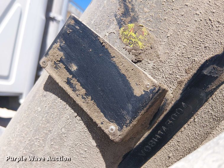 image for item DU3102 2017 Mack Granite GU713 dump truck