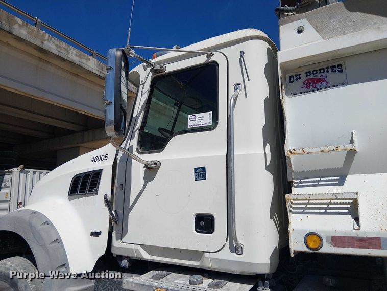 image for item DU3103 2017 Mack Granite GU713 dump truck