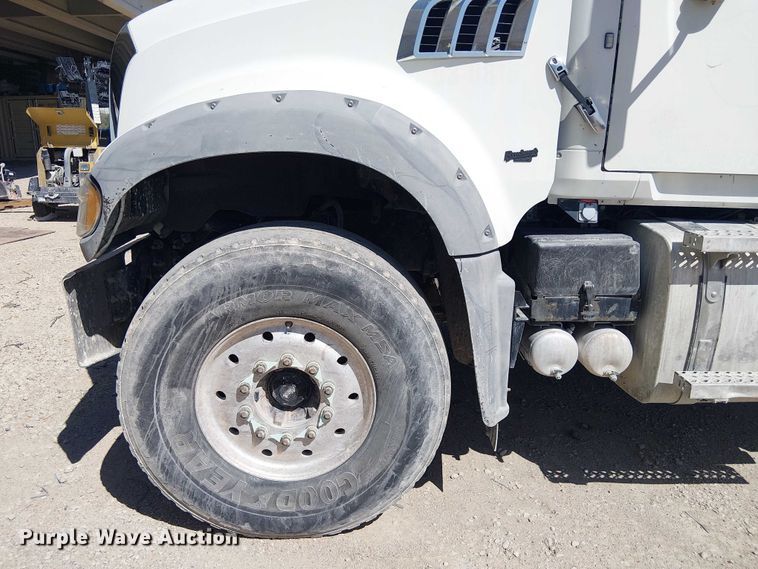 image for item DU3103 2017 Mack Granite GU713 dump truck